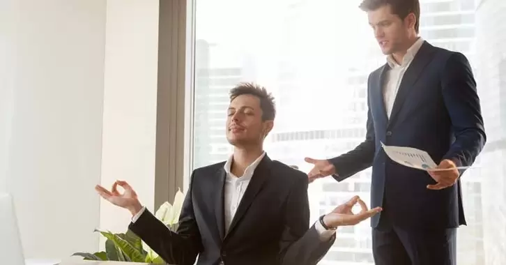 descansar del trabajo para aumentar naturalmente la potencia